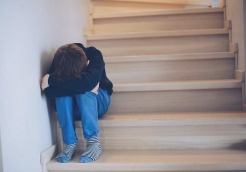 los ni�os que son golpeados son m�s inseguros y temerosos